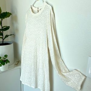 LOFT PLUS Elegant Lace Top